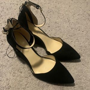 Liz Claiborne Black Pointed Heel Wedge